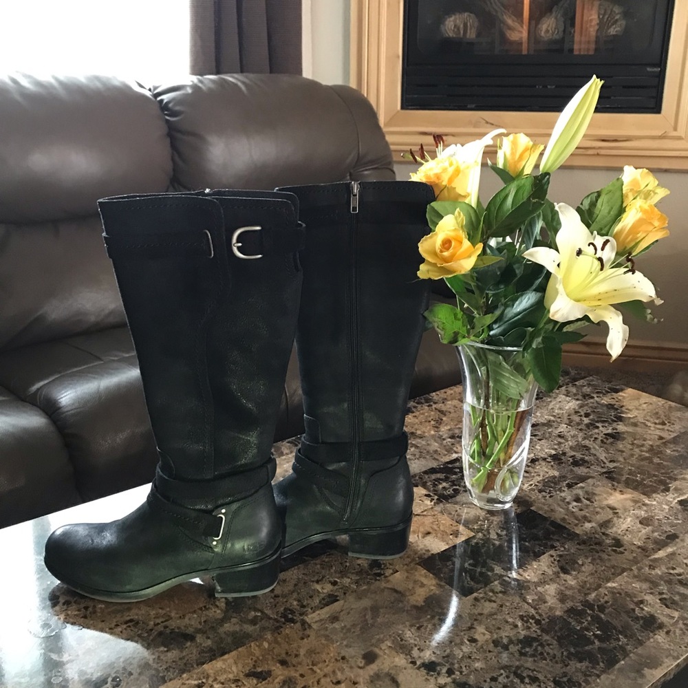 **UGG 🖤 DARCY TALL RIDING BOOTS**